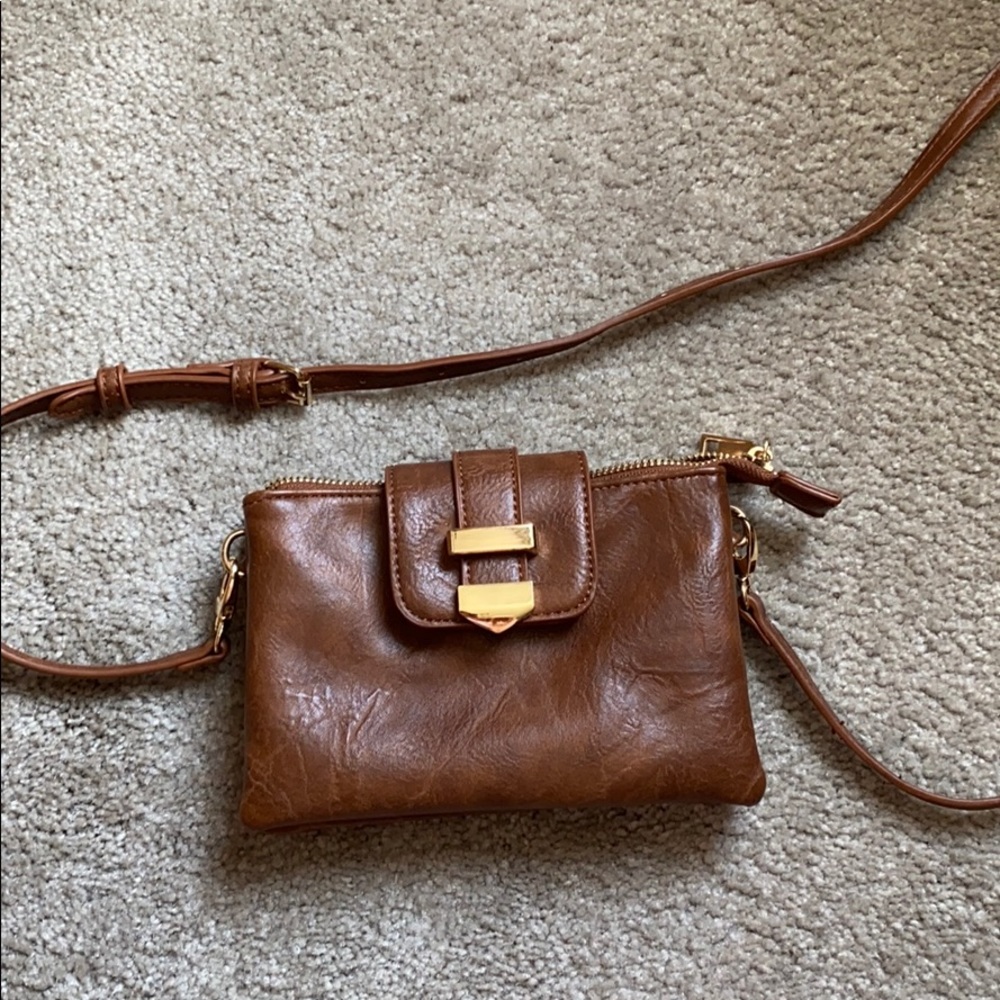Crossbody - Picture 2 of 4